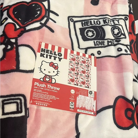 HELLO KITTY Throw Blanket 50 x 70 in Camera Tape Love Letters Heart Soft - Picture 5 of 7